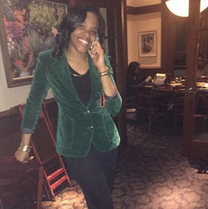 Meet your Posher, Mia